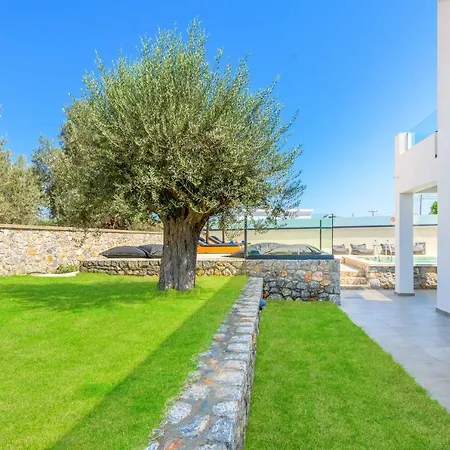 Lambis Harmonia Villa *